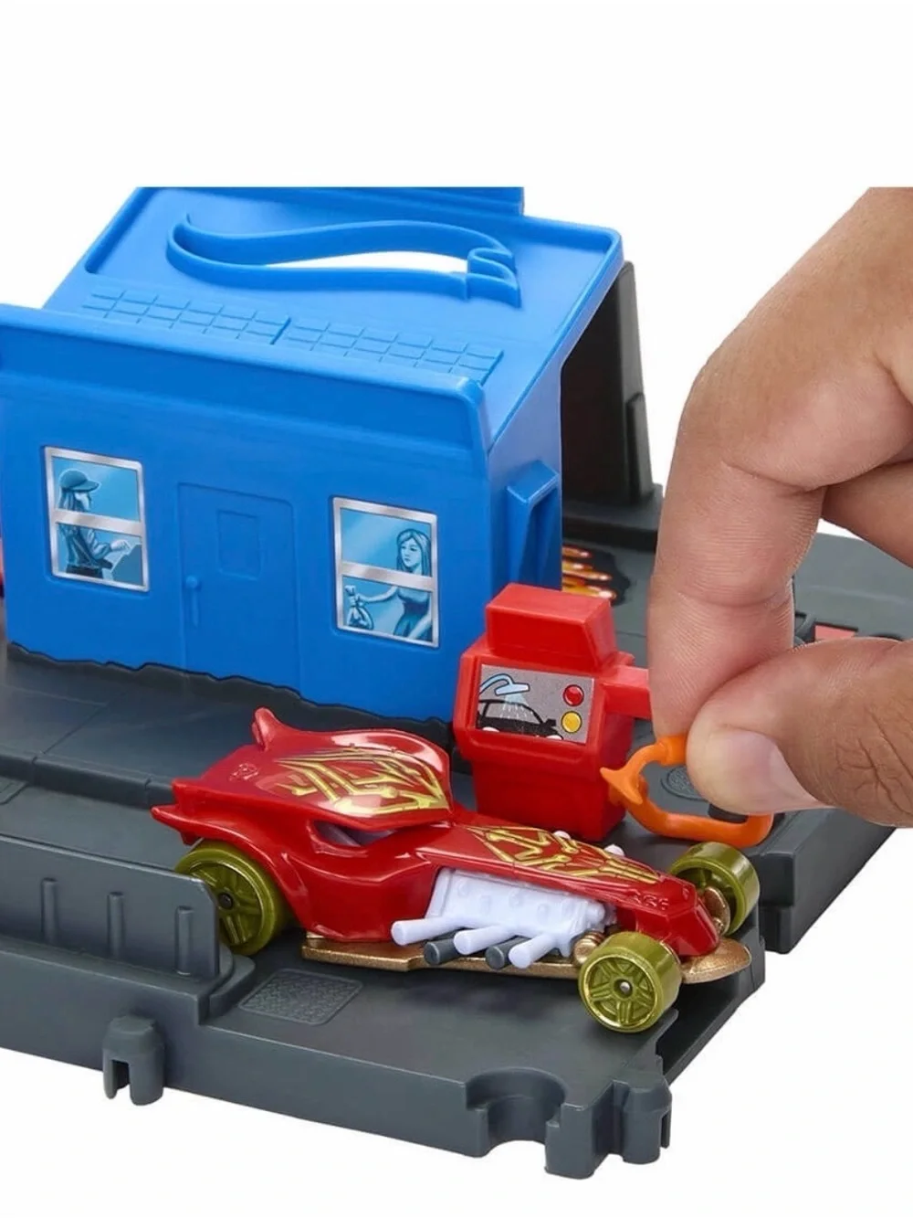 Hot Wheels City Fuel Station Shift Playset Gas Station Track Set (Car Included)
